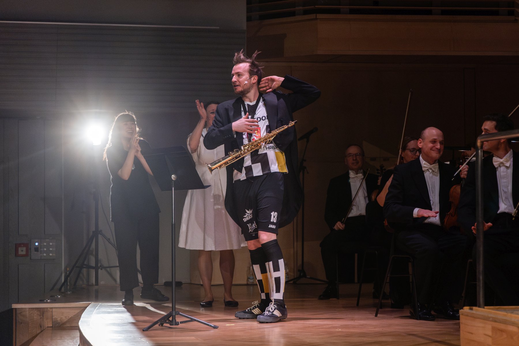 Děti tleskaly i tančily na dalším koncertu hradecké Filharmonie Děti tleskaly i tančily na dalším koncertu hradecké Filharmonie