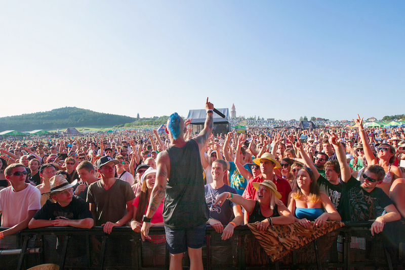 Putovní hudební festival Hrady CZ rozezní Bouzov s Chinaski, Mirai, Tomášem Klusem, Rybičkami 48 či Divokým Billem - Na hradní zastávce dále vystoupí Mig 21, Anna K., Trautenberk, Pokáč a další kapely a interpreti