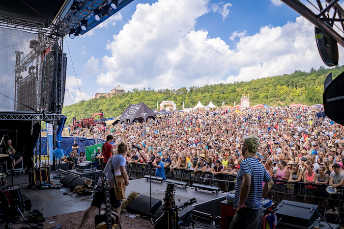 Festival Hrady CZ oznamuje kompletní program ve velkém stylu, na dvou pódiích zahrají Kabát, Kryštof, Mirai, Wanastowi Vjecy, No Name či Tomáš Klus