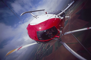 Helicopter Show letos uchvátí exhibicí akrobatického vrtulníku Red Bull BÖ105