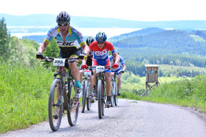 Třetí závod seriálu Mercedes-Benz Bike Cup na Lipně potvrdil skvělou formu Minky a Štěpánové