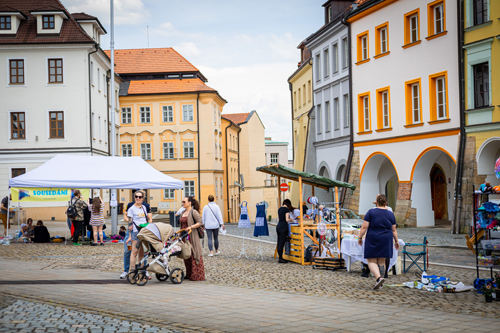 Říjnové SOUSEDÁNÍ zve na sousedskou hostinu i společný běh