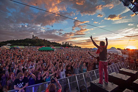 Festival Hrady CZ nabídne kromě špičky tuzemského popu a rocku i mladé hudebníky a pohodlnější zázemí