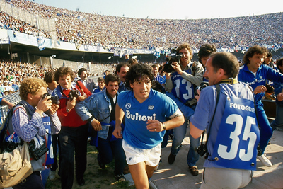 MARADONU BUDOU V BIU CENTRAL OSLAVOVAT I FOTBALISTÉ FC HRADEC KRÁLOVÉ